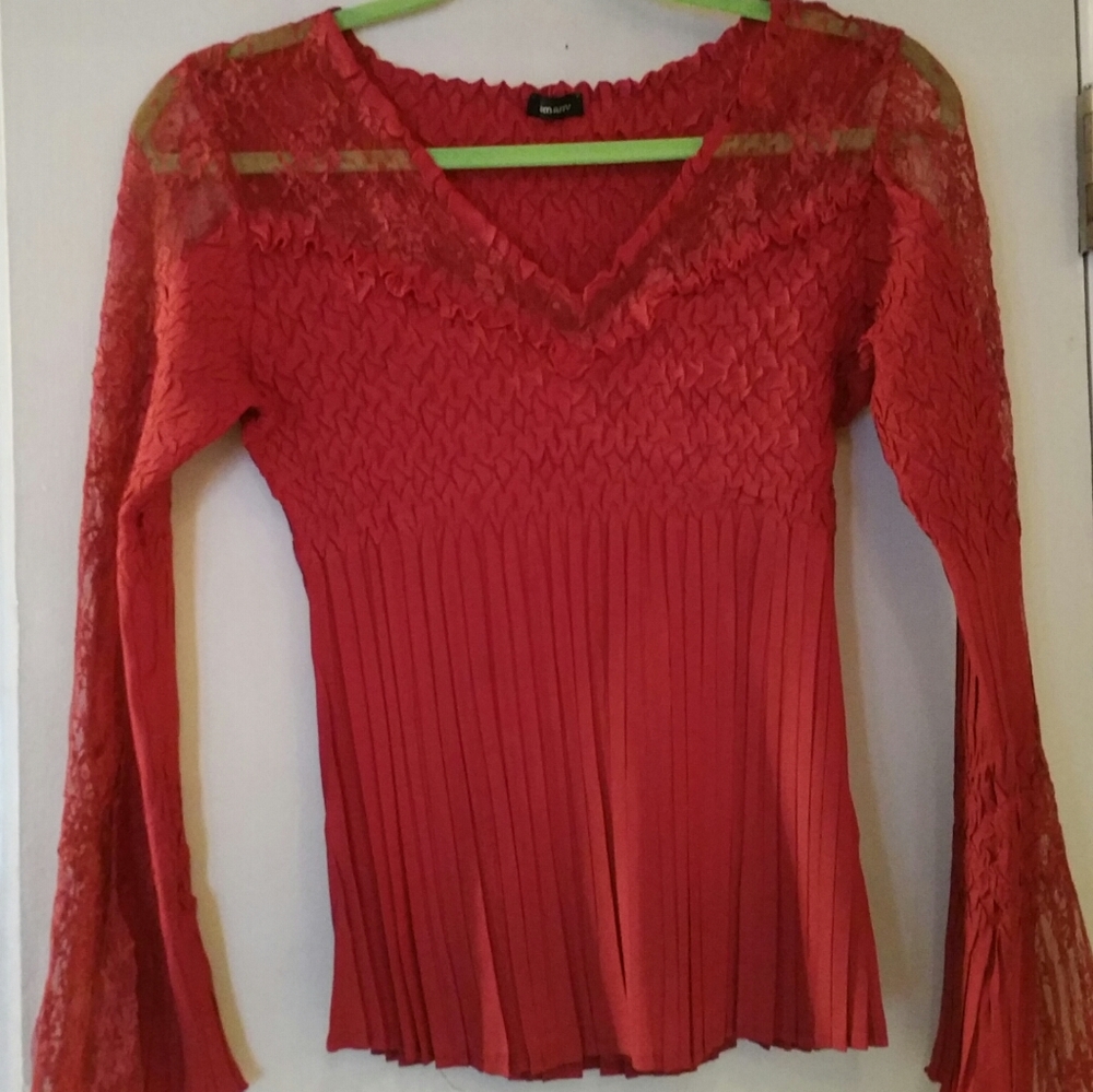 KOMAROV beautiful Red long-sleeve Blouse.